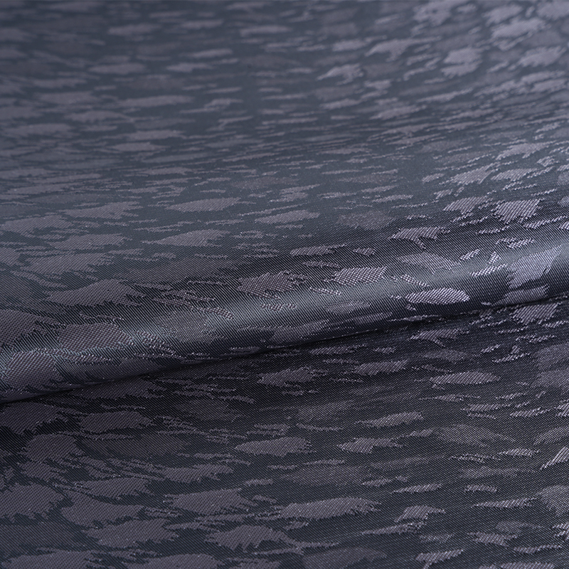 Катионный жаккард с леопардовым принтом