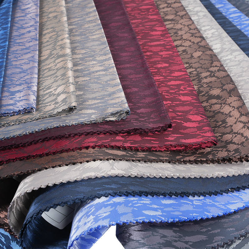 Катионный жаккард с леопардовым принтом