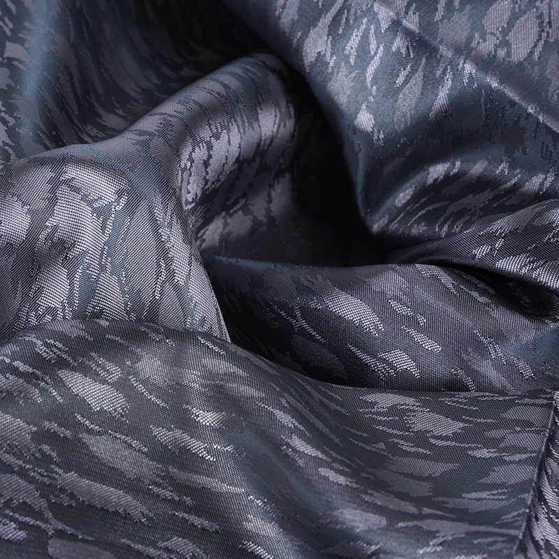 Катионный жаккард с леопардовым принтом