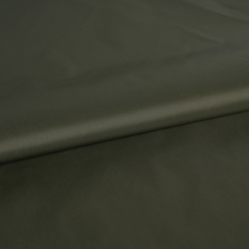 Матовый нейлон 400T, окрашенный водонепроницаемой тканью