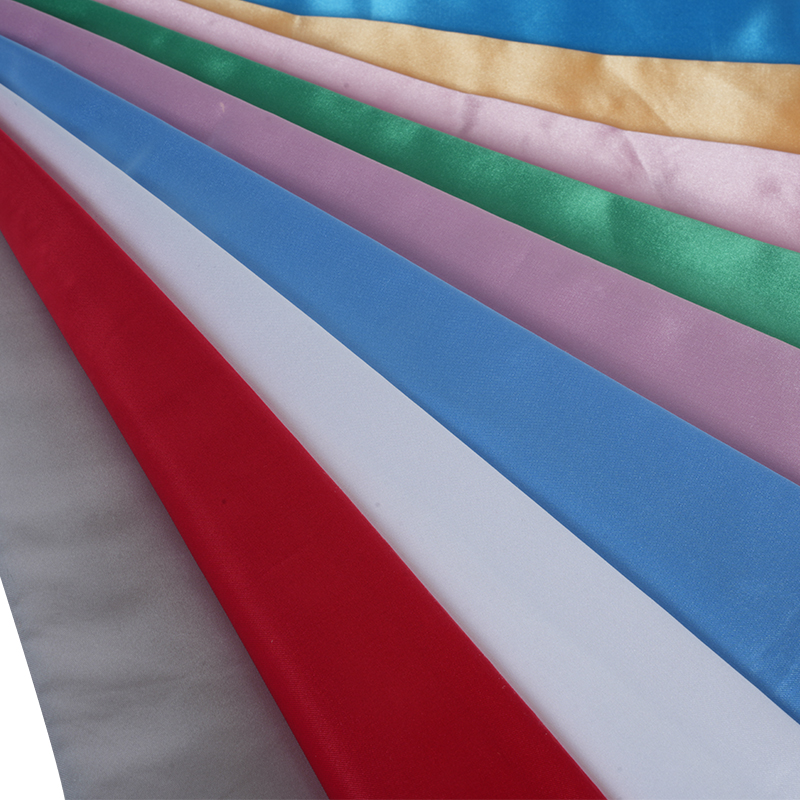 Глянцевый некрученный атлас 50/75 + тонкая ткань сверху