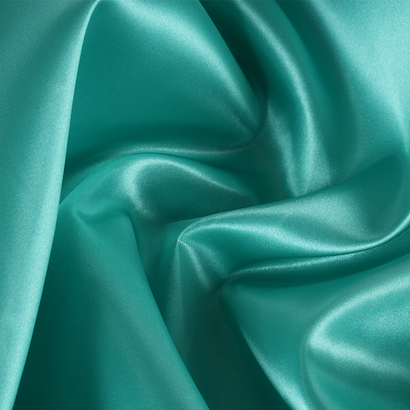 Глянцевый некрученный атлас 50/75 + тонкая ткань сверху