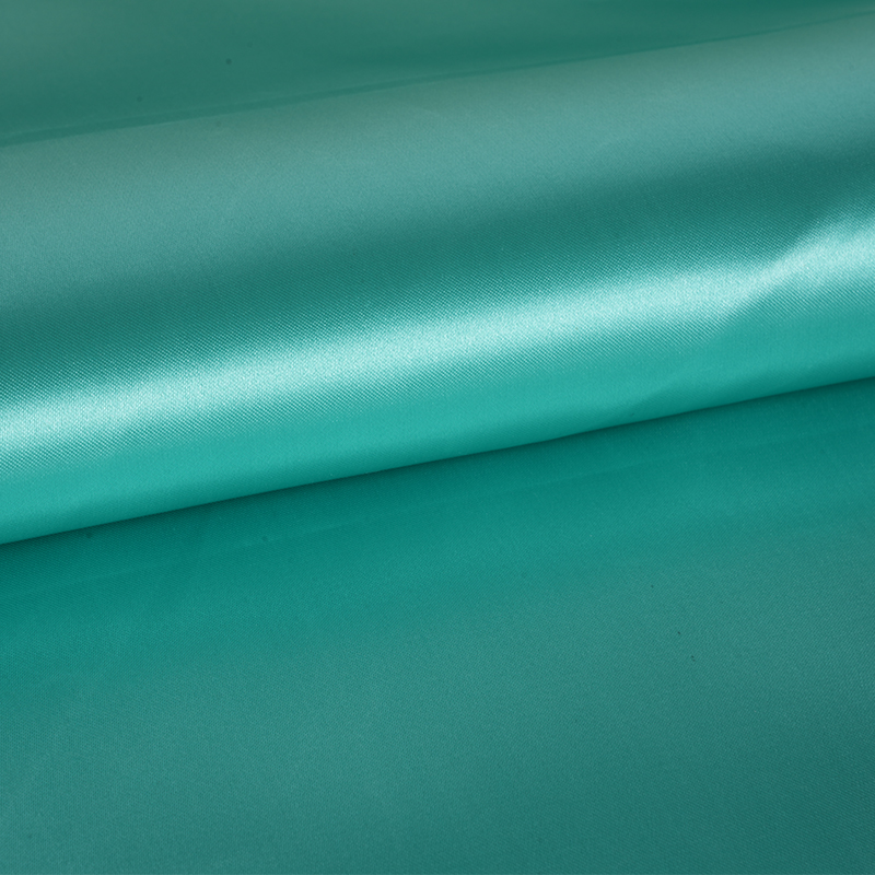 Глянцевый некрученный атлас 50/75 + тонкая ткань сверху