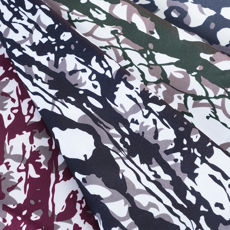 Матовая атласная ткань с принтом граффити 50/75