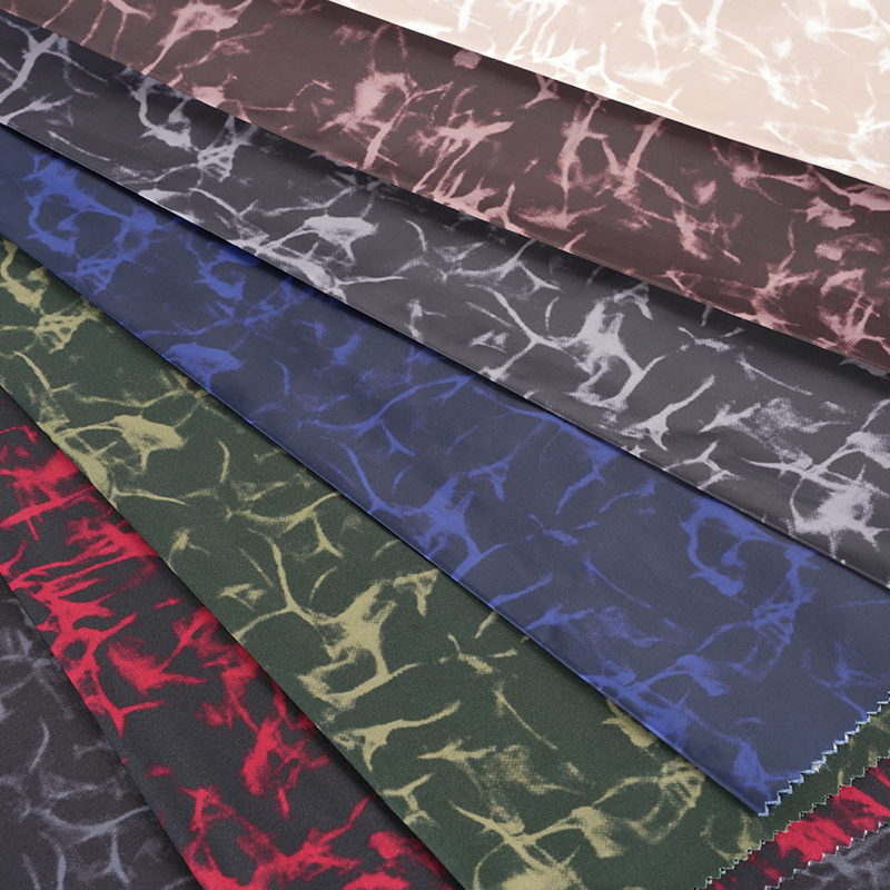 Ткань из полиэстера, тафты, 300 т, неуказанная скользящая нить